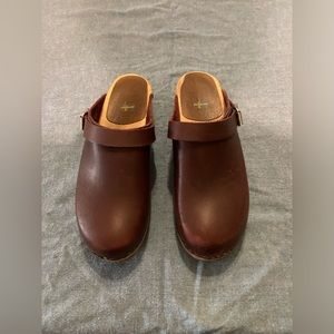 Mia Clogs leather color Burgundy size 39